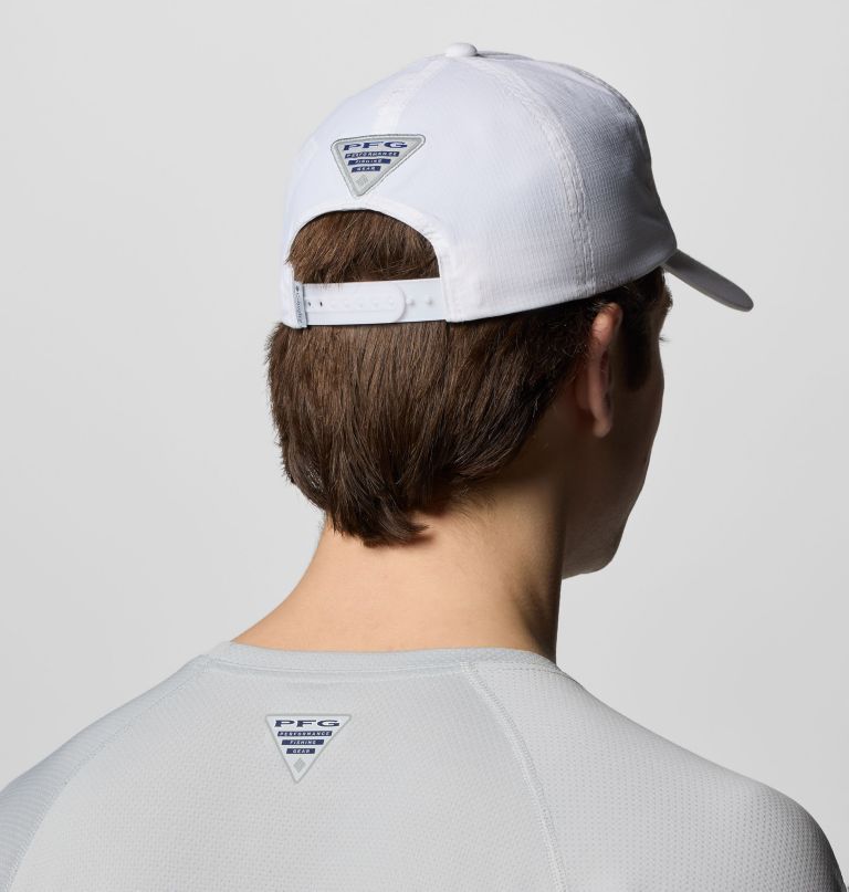 pfg outcast 3d stretch -lippis nappikiinnityksellä