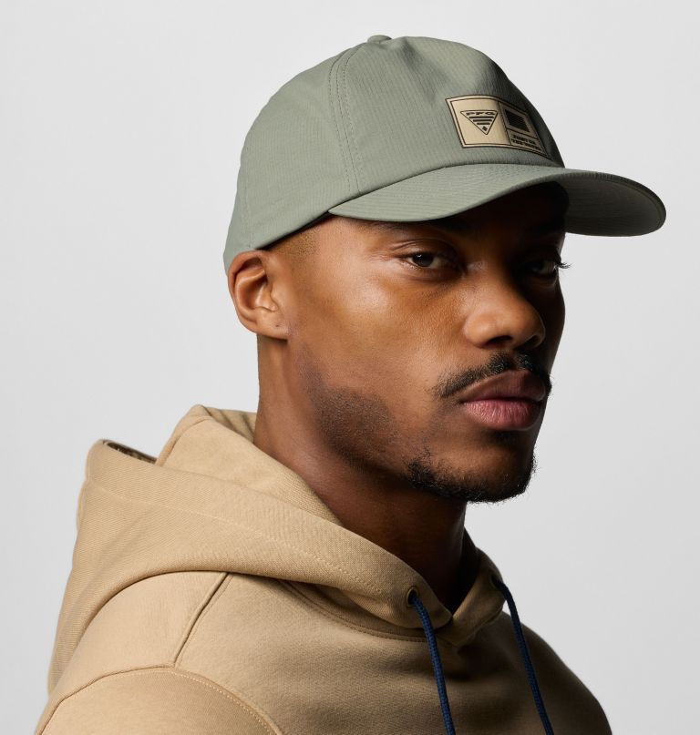 pfg outcast 3d stretch -lippis nappikiinnityksellä